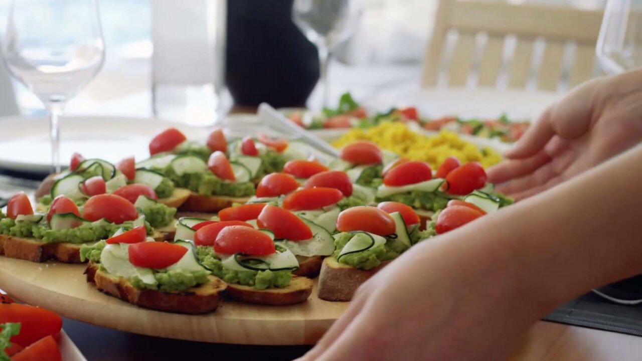 Looking For The Perfect Gift For Your Brother? Learn How To Make A Virtual Recipe Book